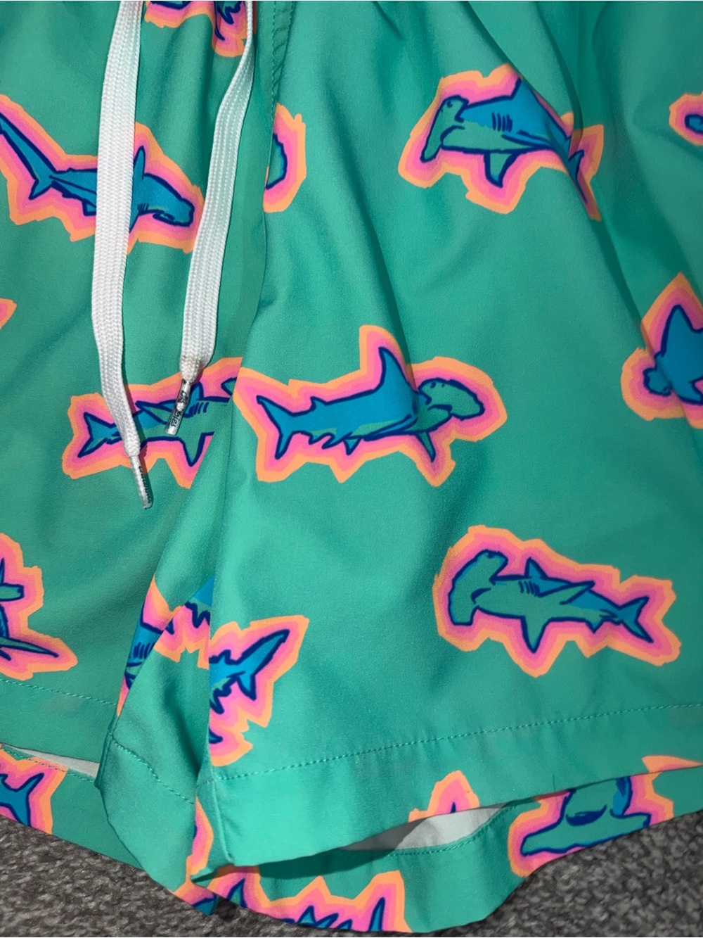 Chubbies 5.5" The Apex Swimmers
Swim Trunks Hammerhead Shark Print Swim Trunks - Picture 4 of 13